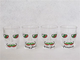 اسٹاک - شیشے کے شیشے کا پیالا